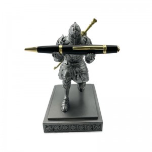 Knight Executor Creative Pen Stand