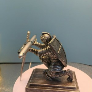 Shield Knight Creative Pen Stand